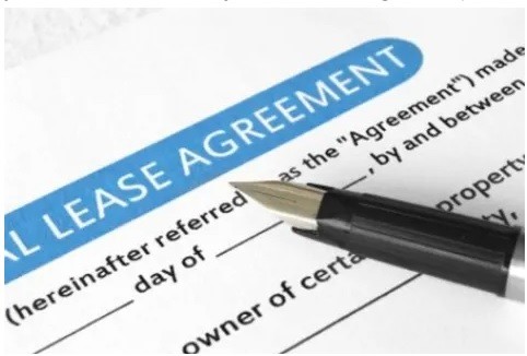lease agreement contract and pen